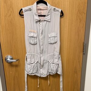 Sleeveless Utility Vest - Light Gray